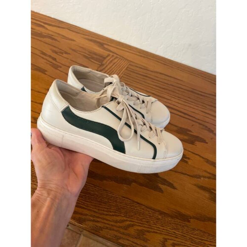 ABLE Nera leather sneaker in the Bone/Spruce colorway size 8.5